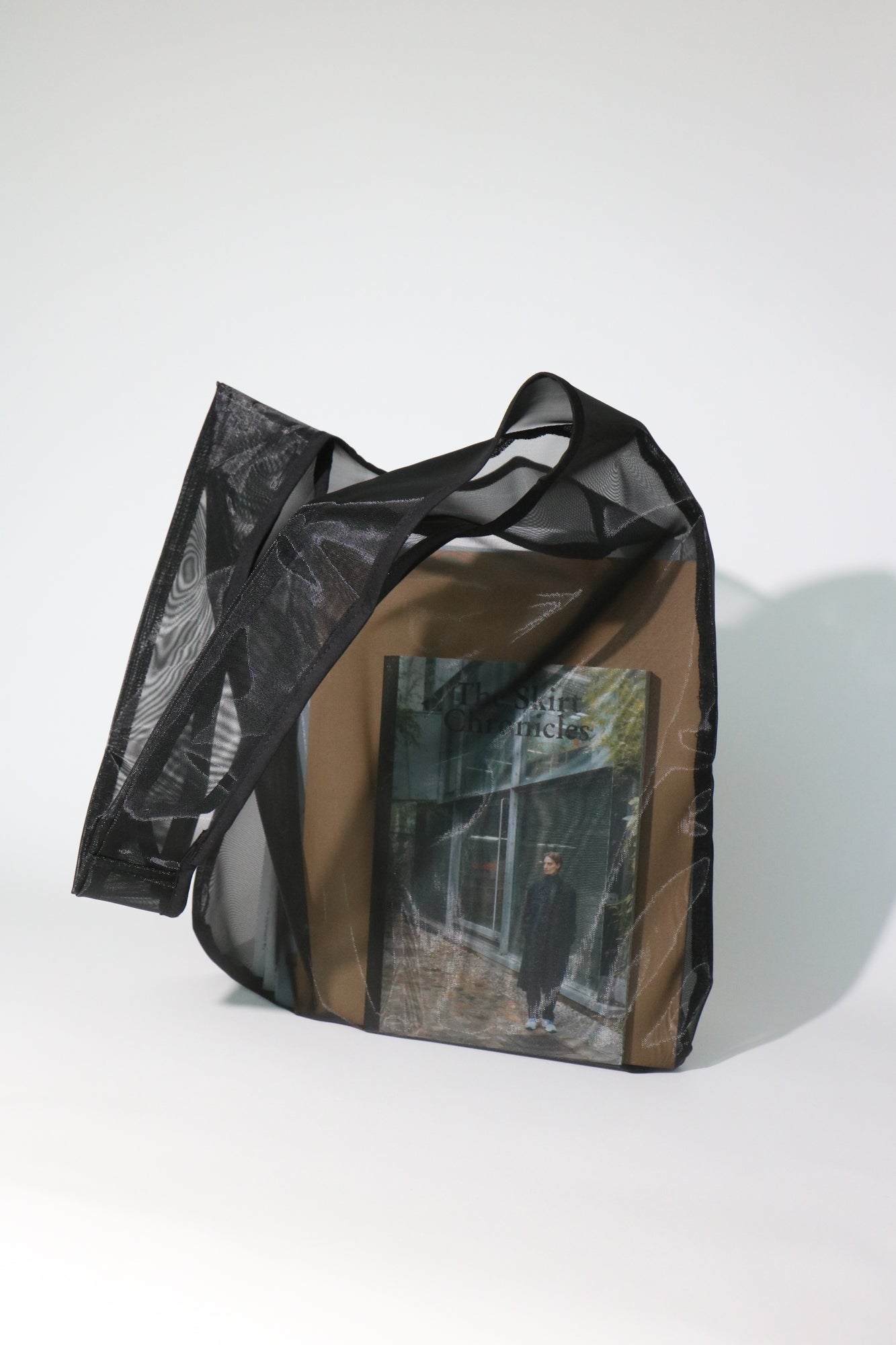 Pien-Studios-Nylon-Tote-Bag-in-Shadow-Shop-Sommer