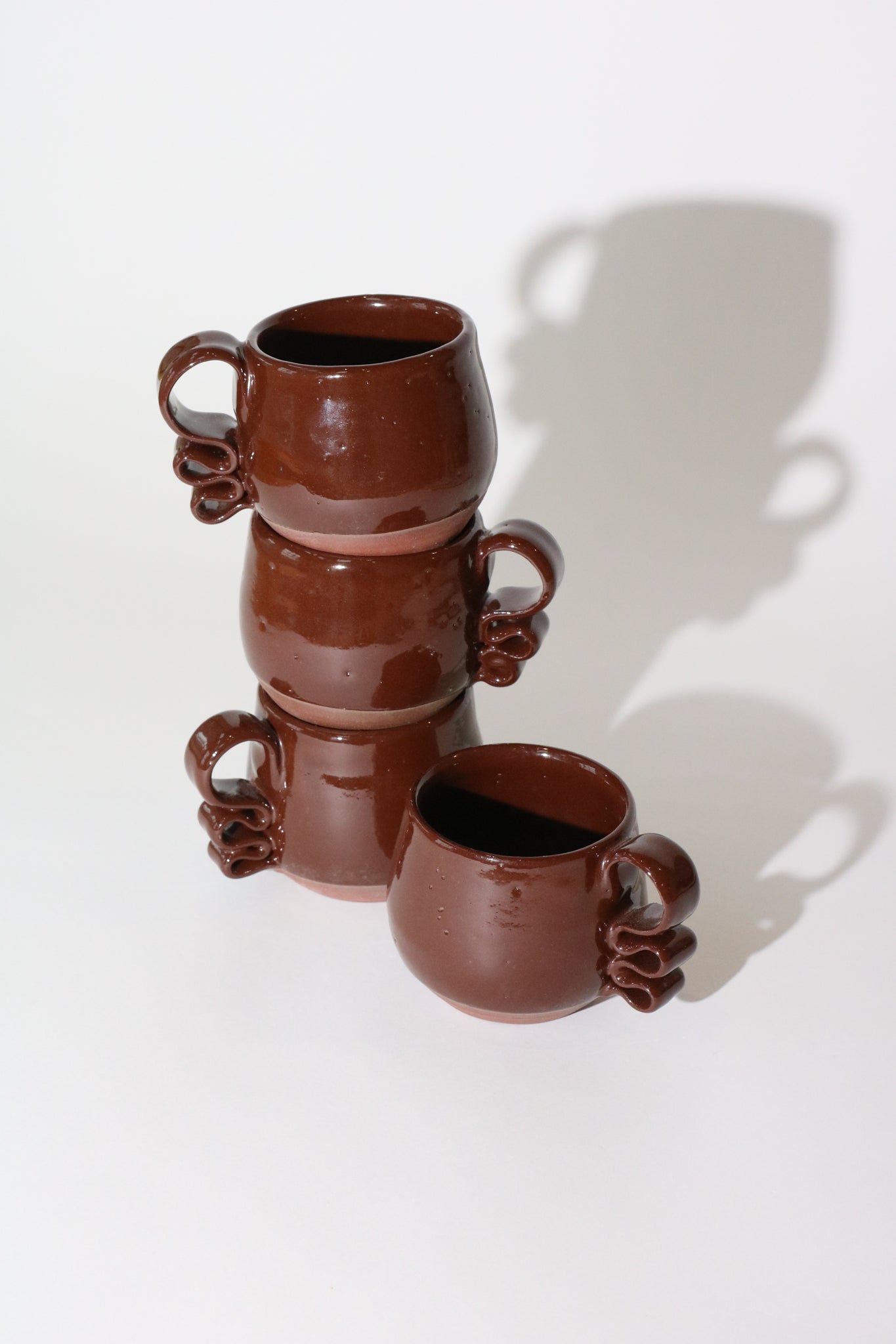 Valtierra-Ceramica-Ribete-Cup-in-Chocolate-Brillante-Shop-Sommer