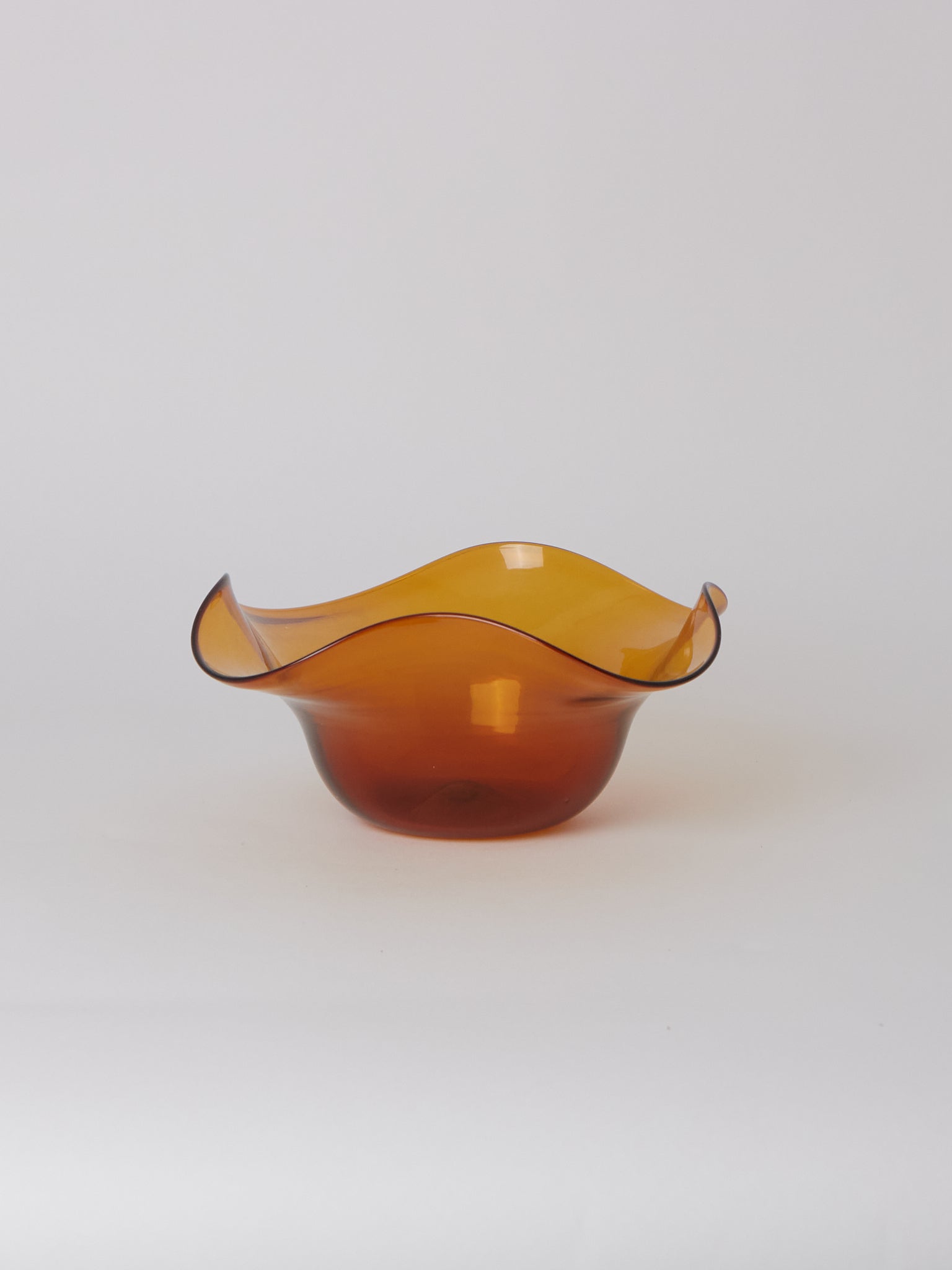Akua-Objects-Michele-Glass-Bowl-Amber-Shop-Sommer2.jpg