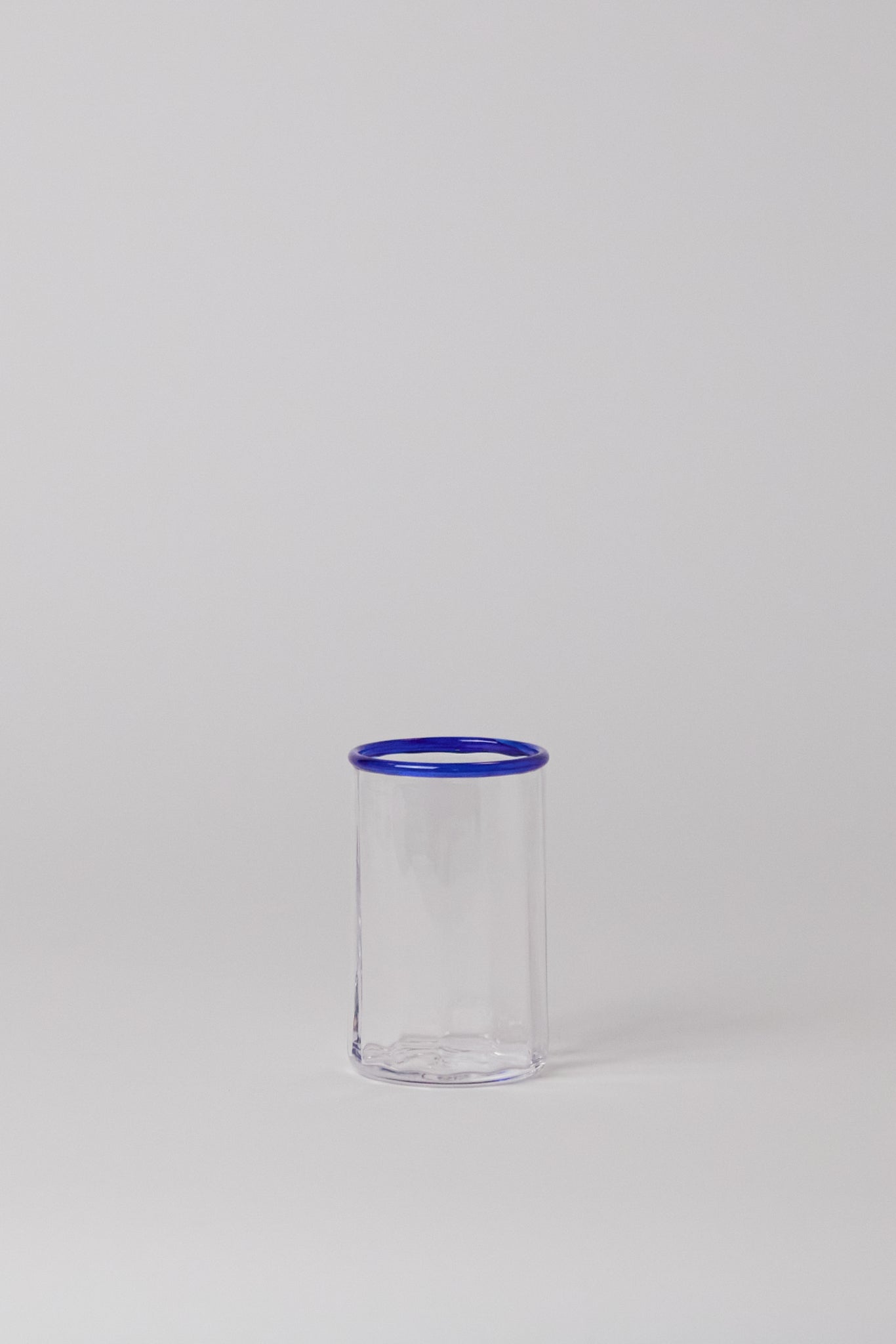 Akua-Objects-Peter-Glass-in-Sapphire-Shop-Sommer