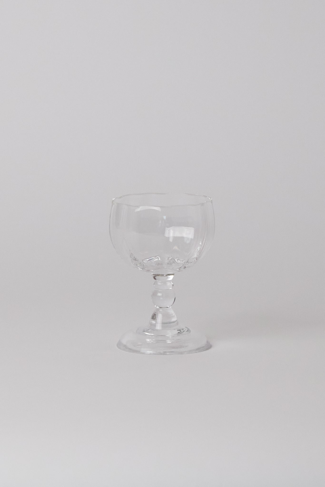 Akua-Objects-Alban-Wine-Glass-Small-Shop-Sommer