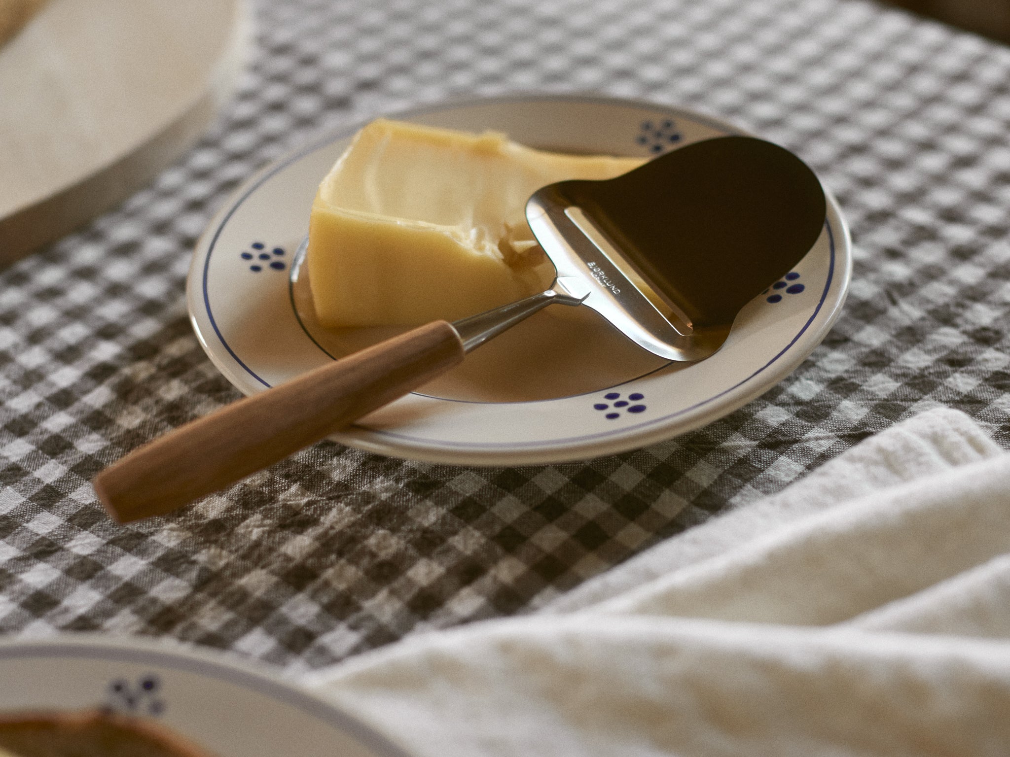 Bjorklund-Cheese-Slicer-Shop-Sommer-2.jpg