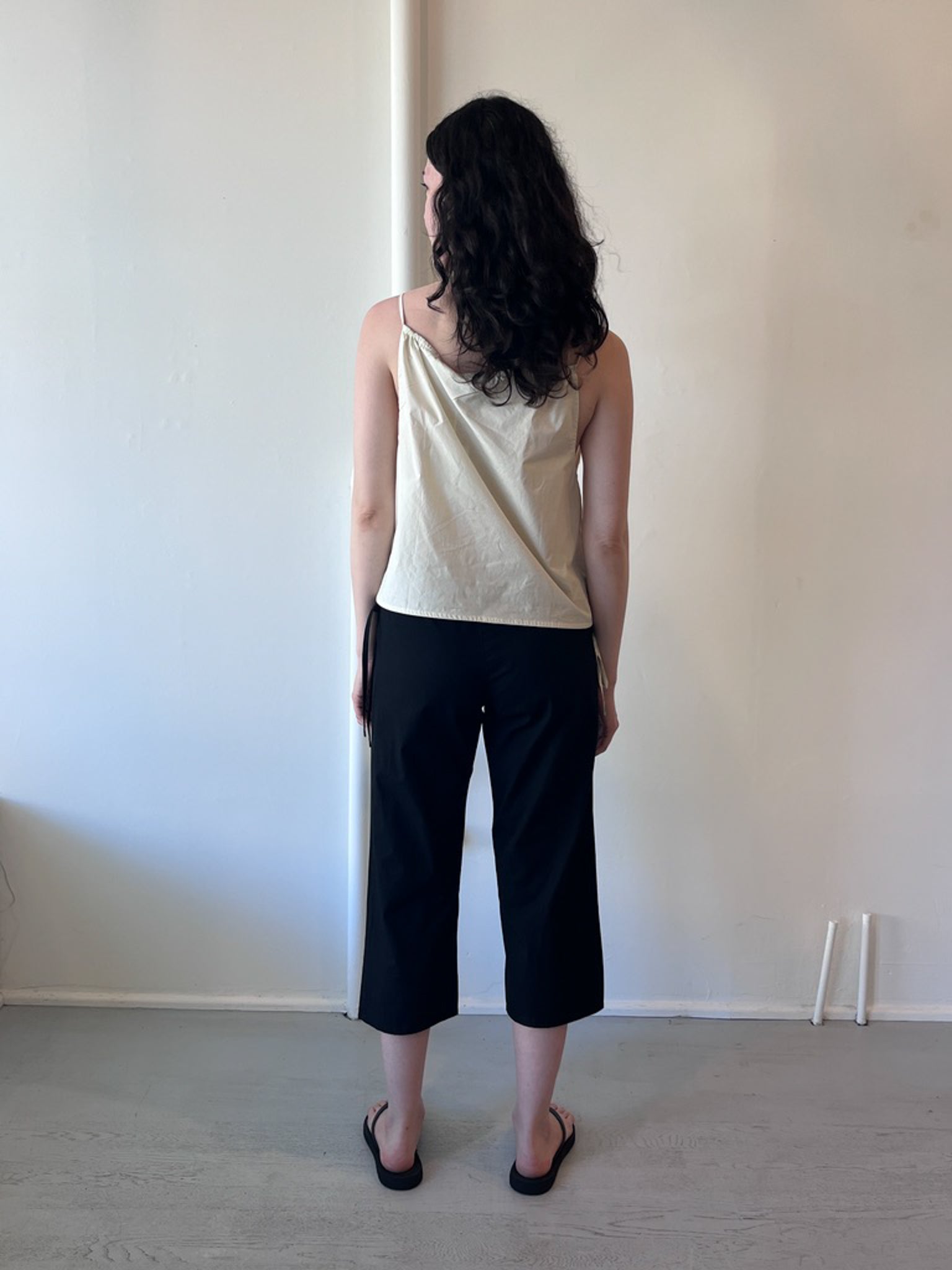 Brooke Callahan Tie Capri Black