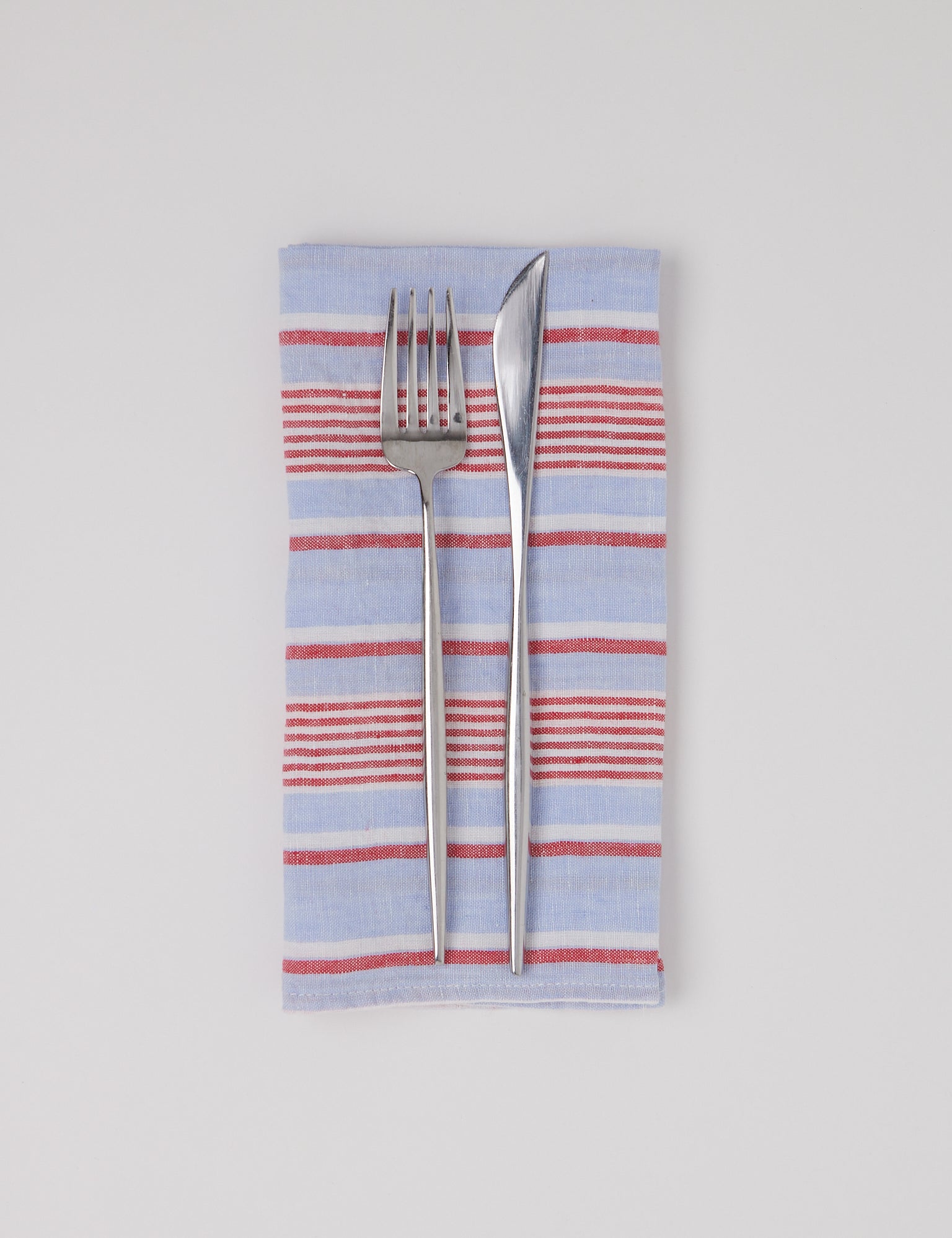 Linge-Particulier-Red-White-Stripe-Linen-Napkin-Set-of-4-Shop-Sommer.jpg
