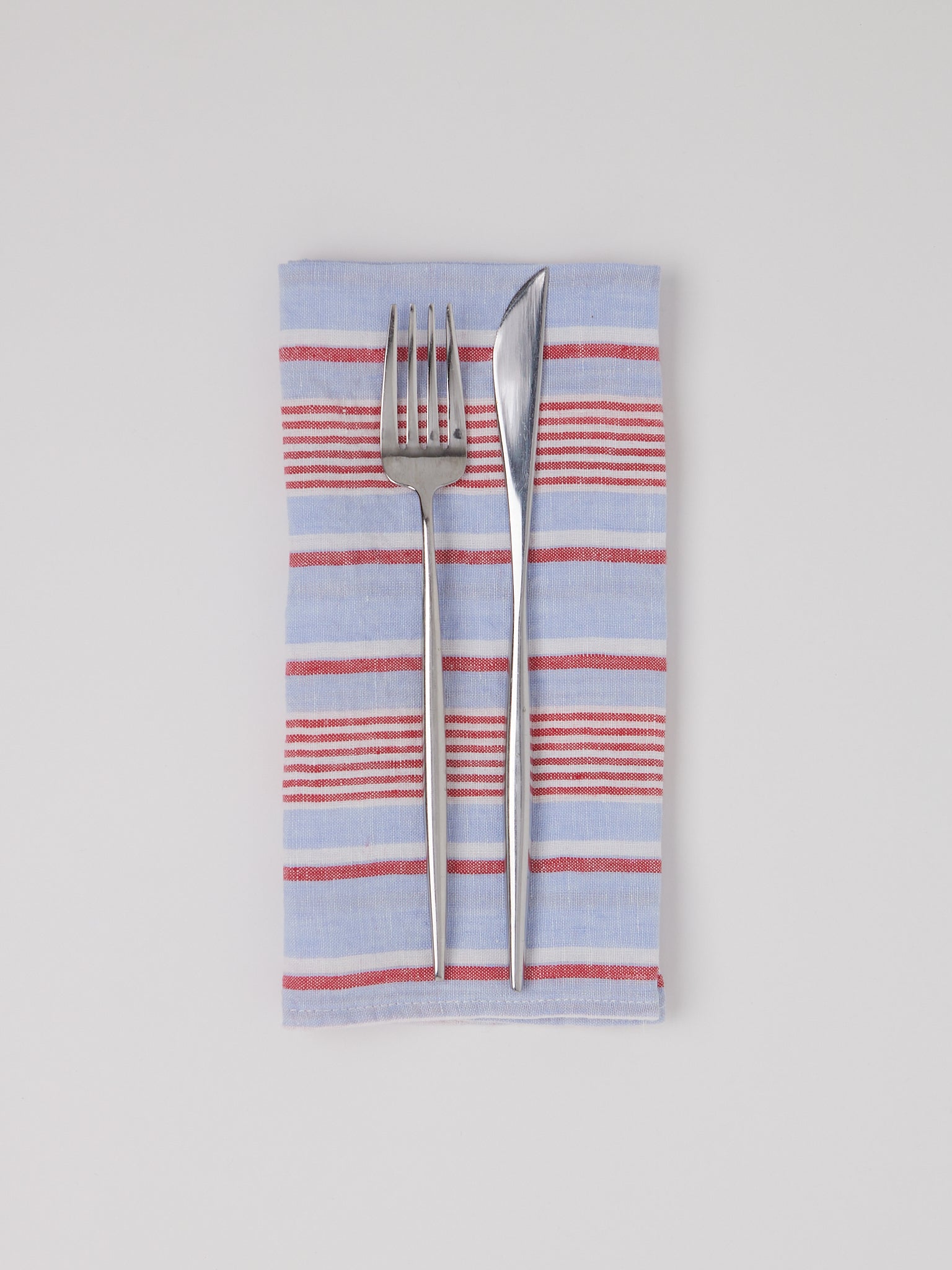 Linge-Particulier-Red-White-Stripe-Linen-Napkin-Set-of-4-Shop-Sommer.jpg
