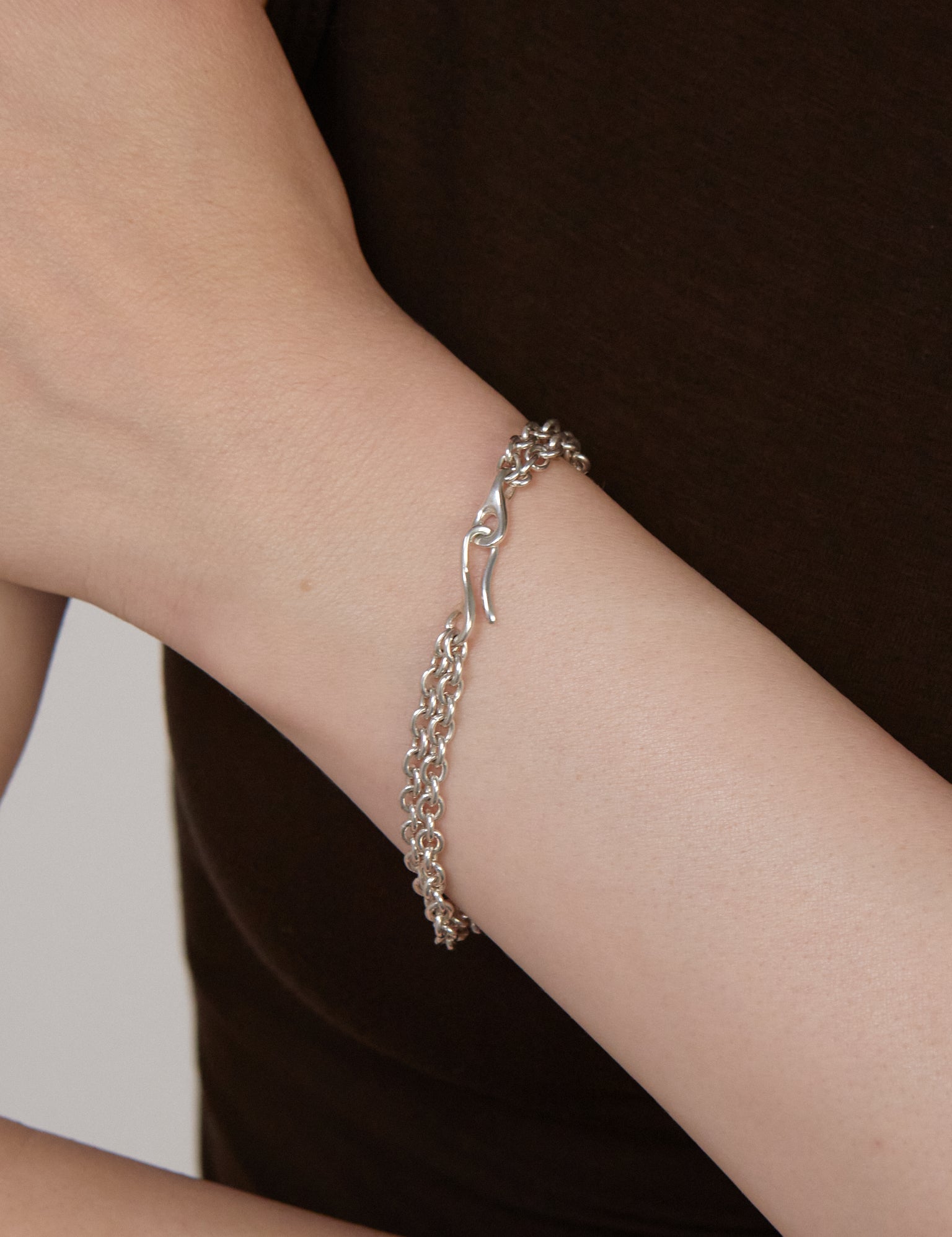 Nathalie-Schreckenberg-Mini-Elo-Double-Chain-Bracelet-Shop-Sommer.jpg