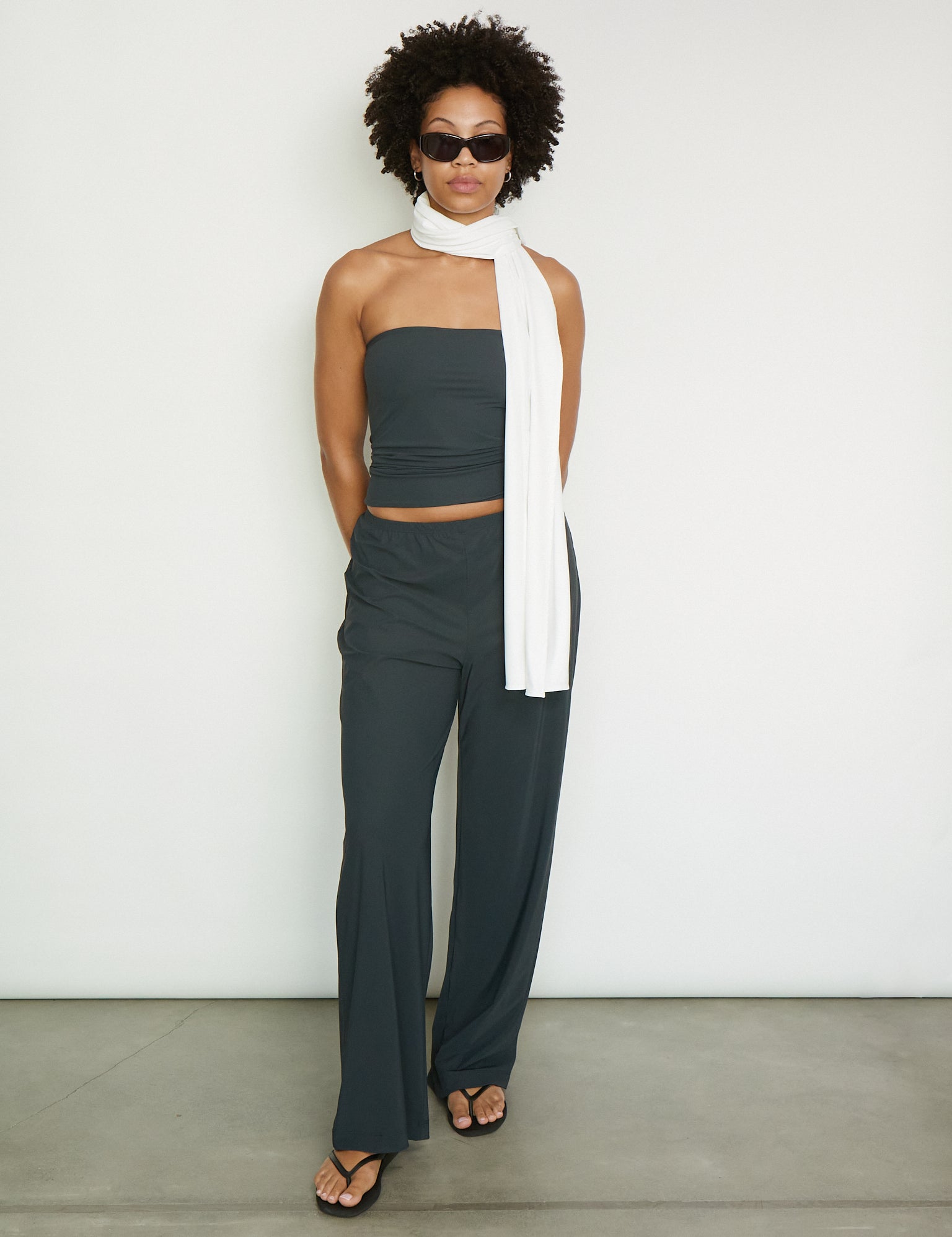 REYEM-Wide-Fit-Pants-Charcoal-Shop-Sommer-2.jpg
