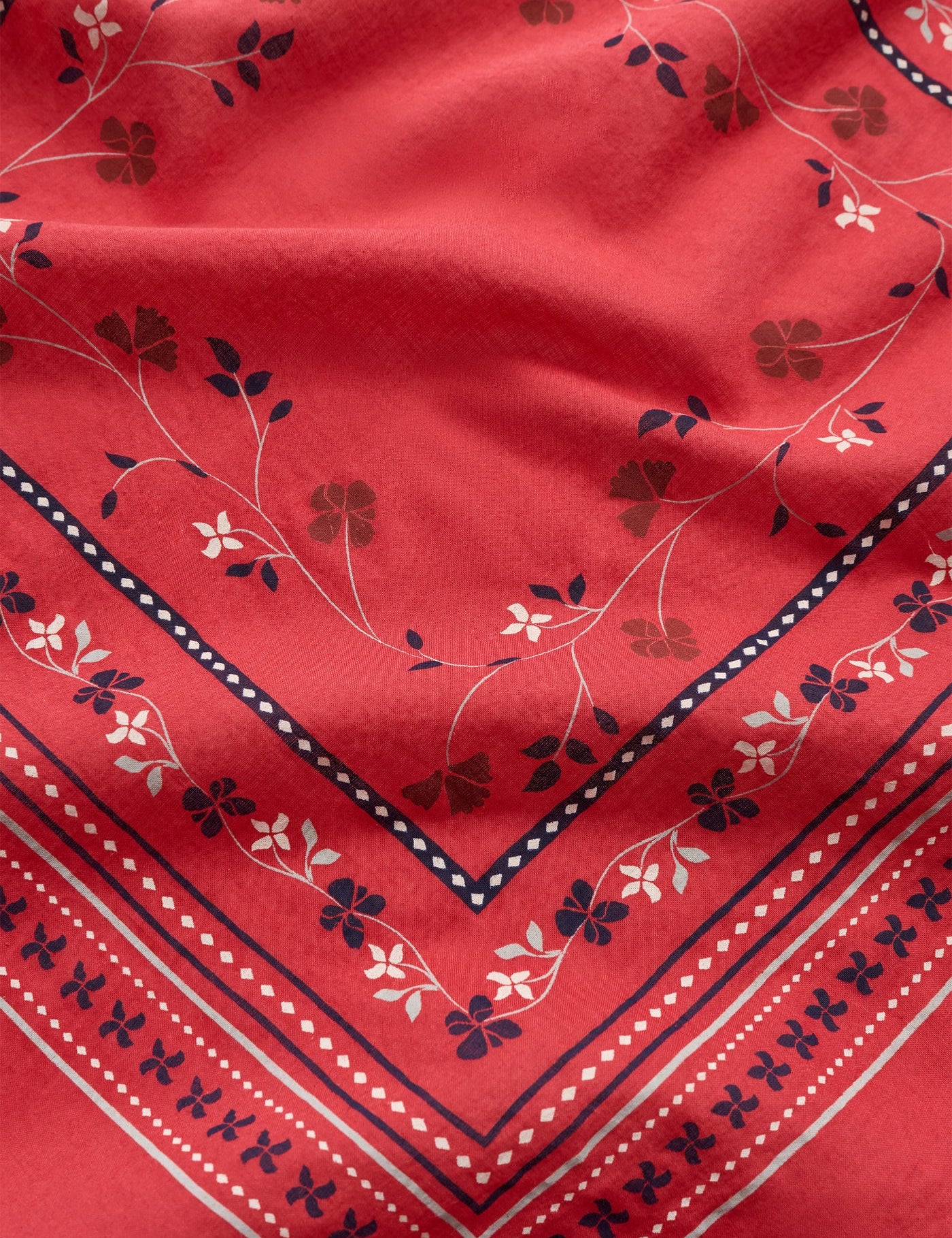 Skall_floral_scarf_55x55-Scarf-10035-25656_GOTS-Faded_red-2_aba2455a-6576-4644-9dc0-1273e7e67c0a.jpg