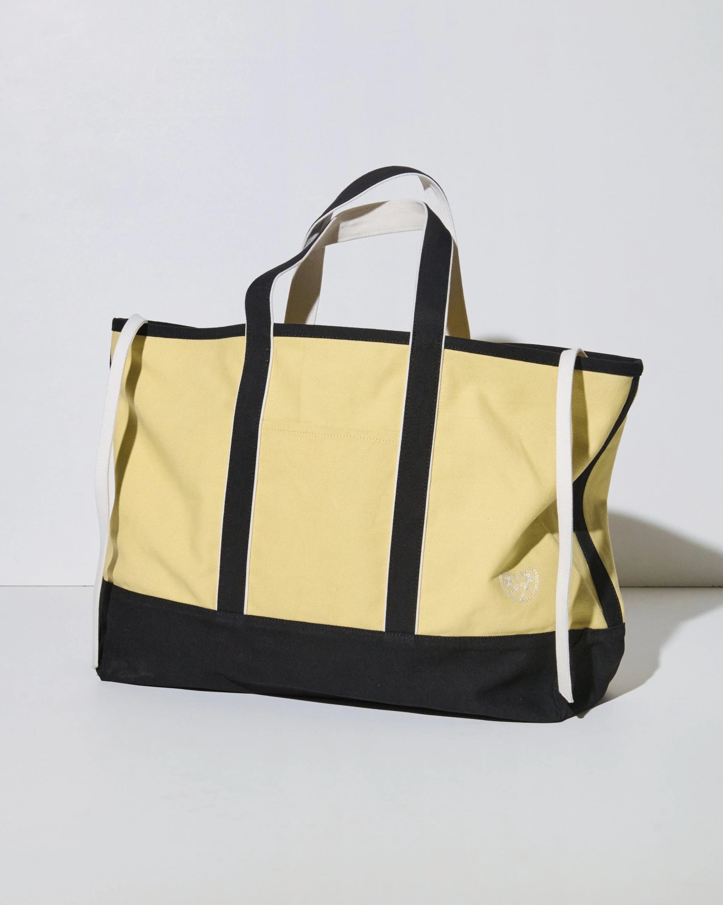 Valiese Large Easy Bag Honey Bee, curated by Shop Sommer in San Francisco.