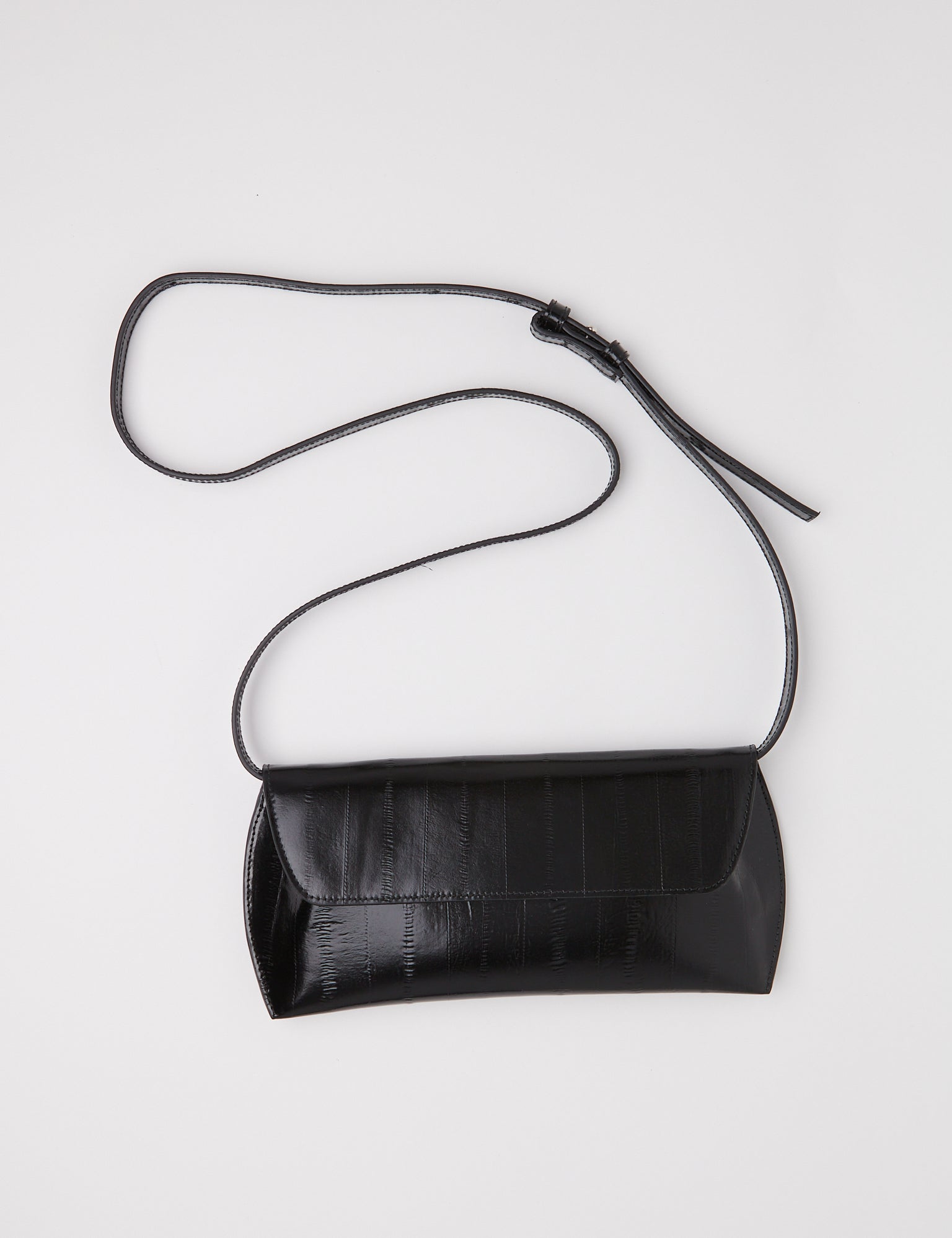 cordera-Swan-Bag-Eel-Black-shop-sommer.jpg