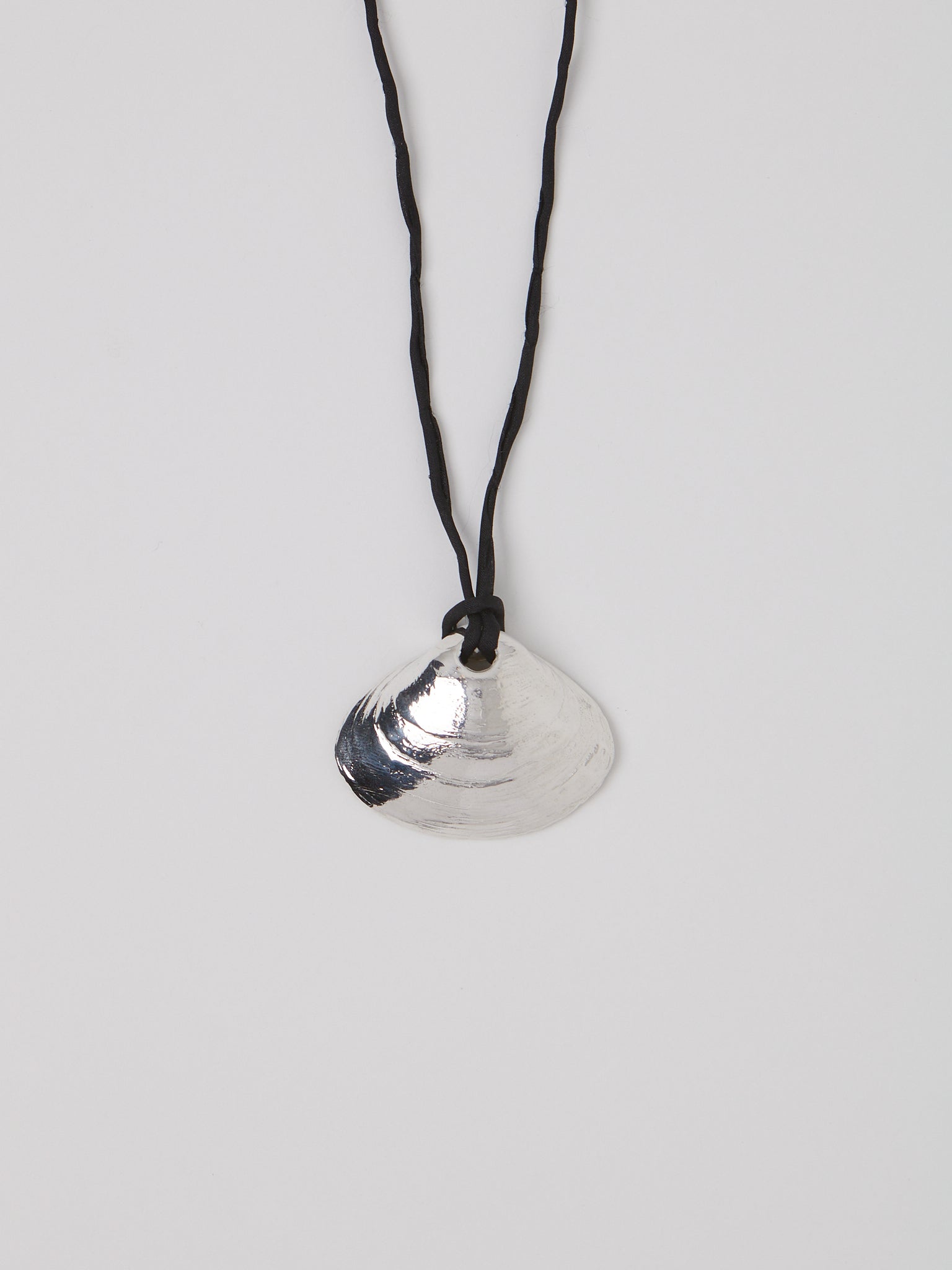 p-nina-no-01-pendant-necklace-shop-sommer.jpg
