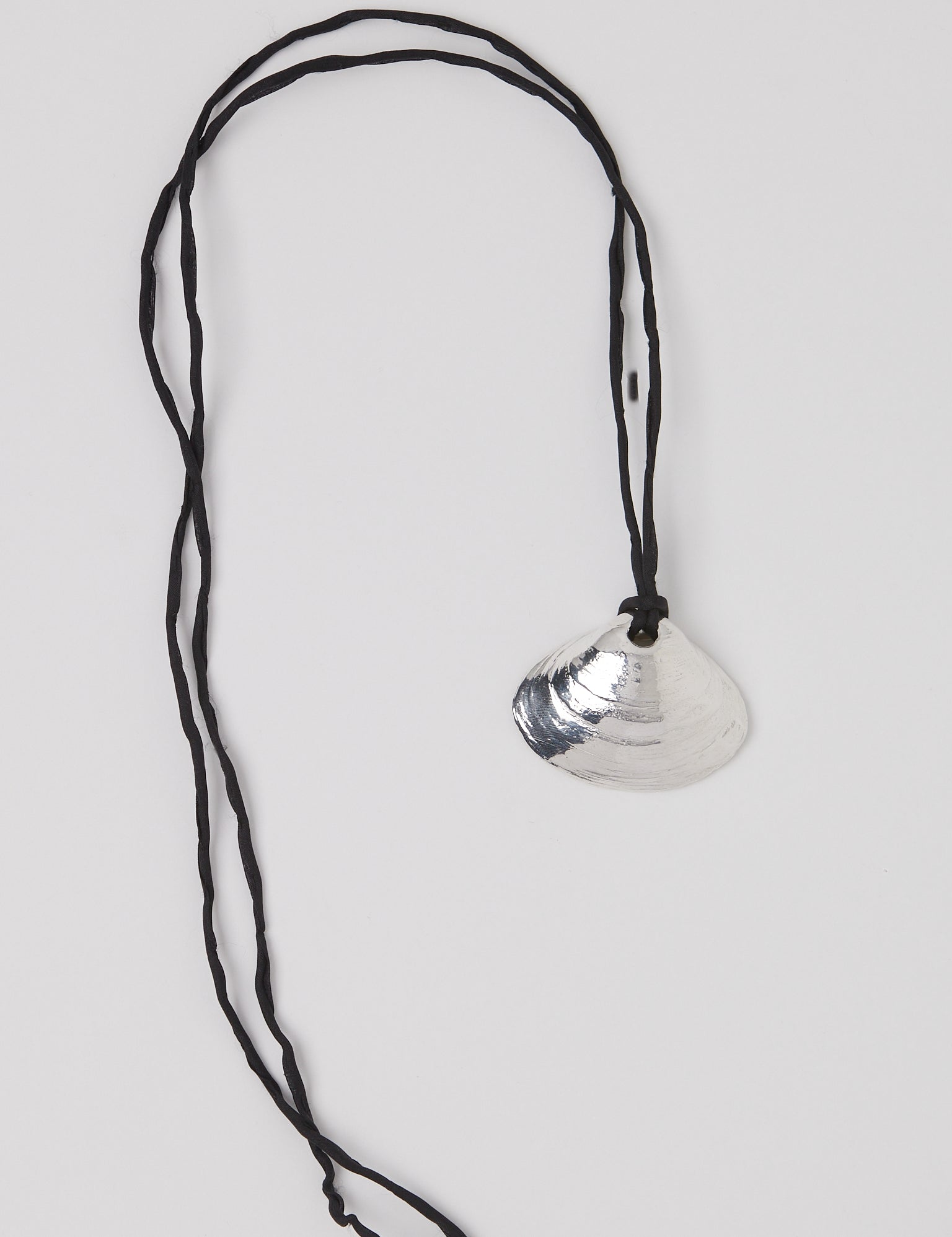 p-nina-no-01-pendant-necklace-shop-sommer2.jpg