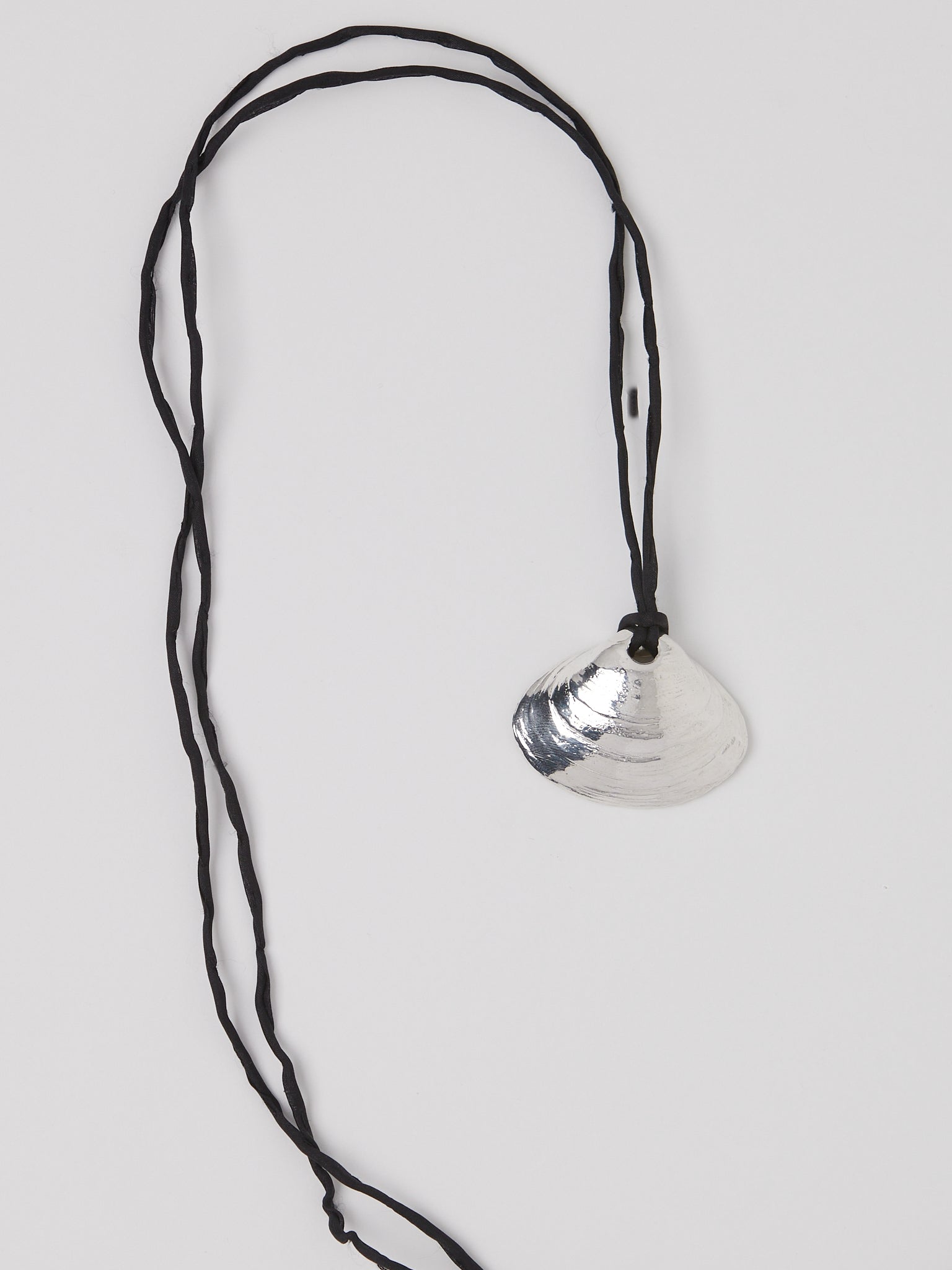 p-nina-no-01-pendant-necklace-shop-sommer2.jpg