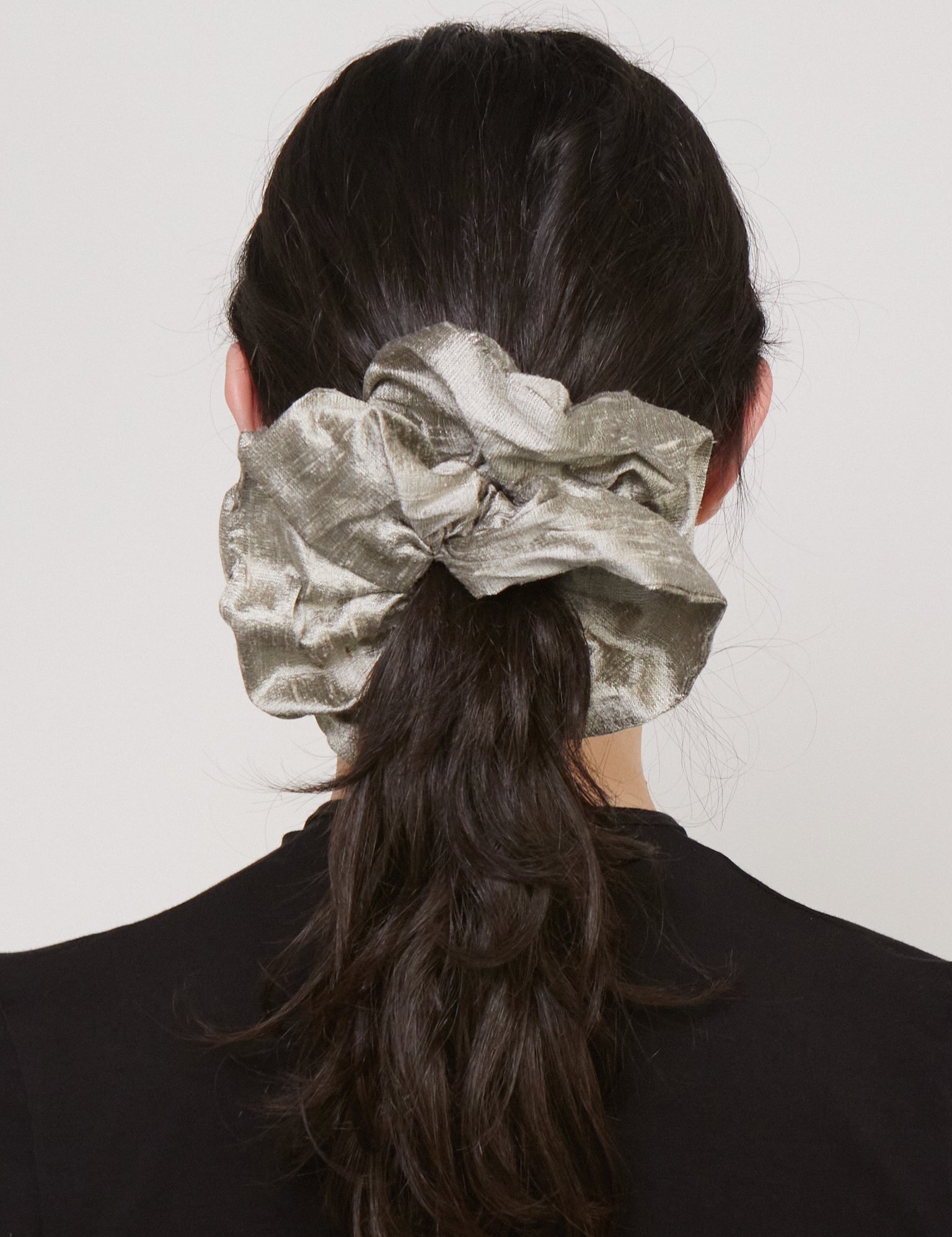 pien-studios-medici-raw-silk-scrunchie.jpg