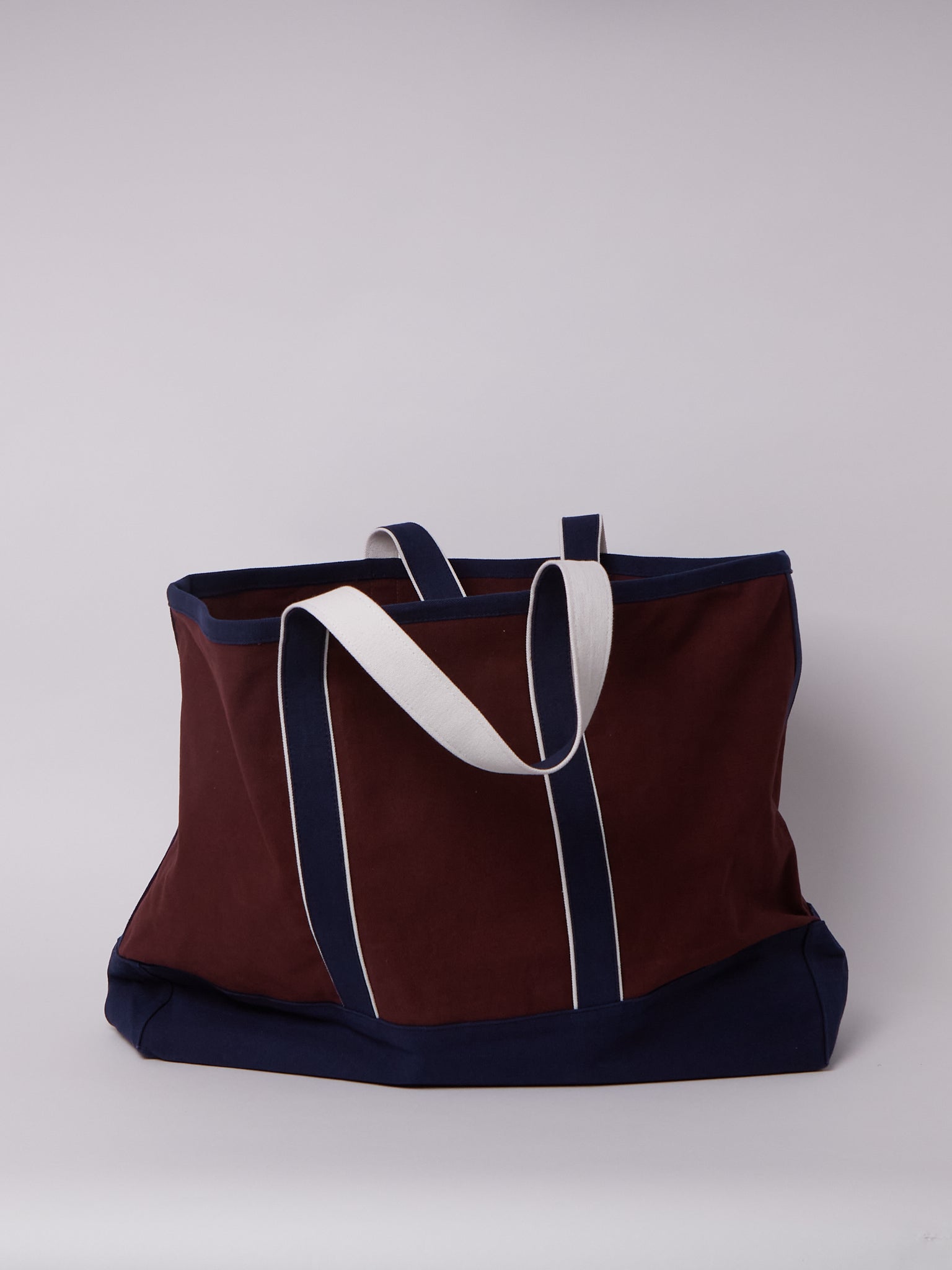 Valiese Large Easy Bag Dryas, curated by Shop Sommer in San Francisco.