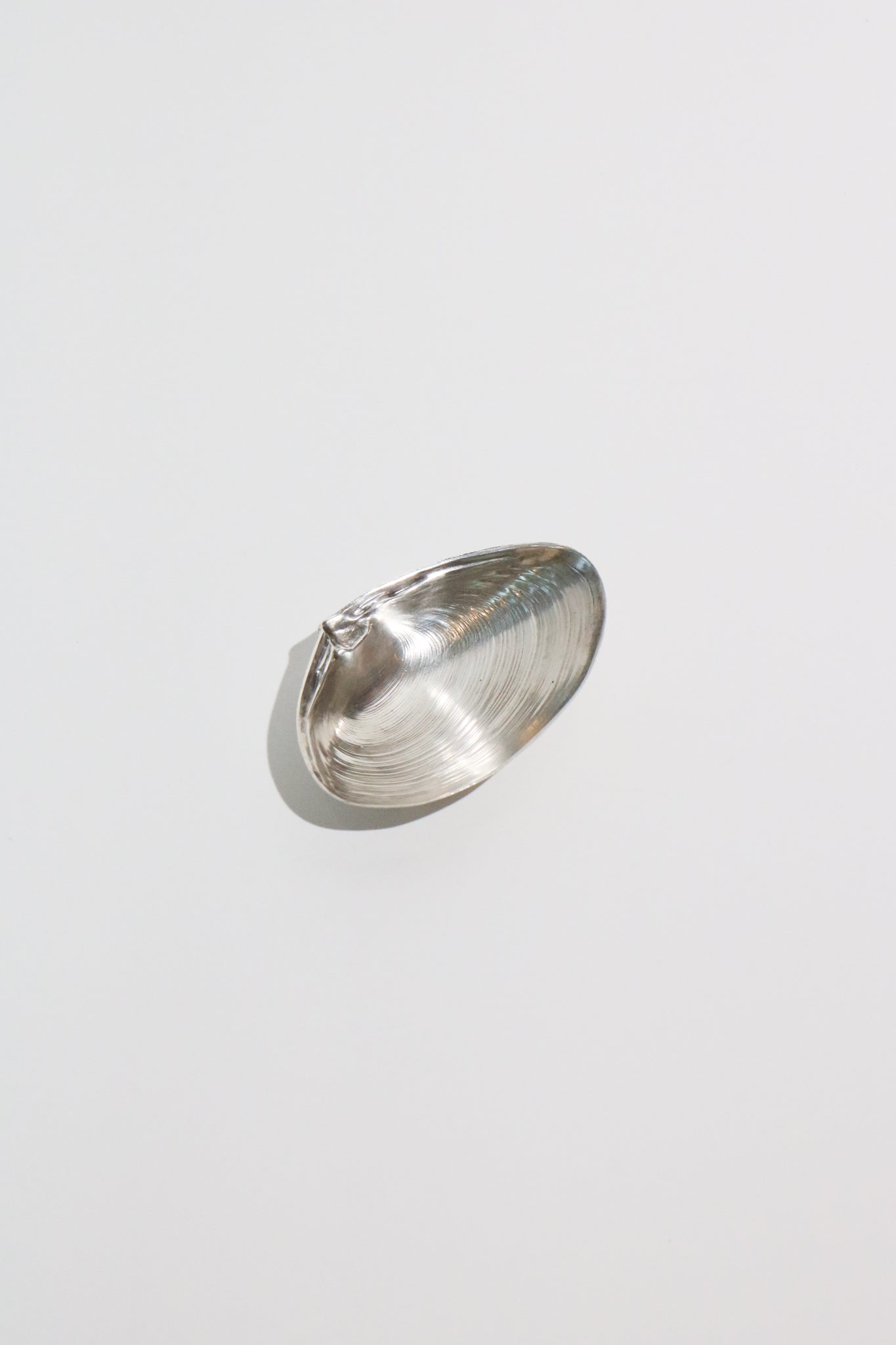 Sommer-Silver-Footed-Clam-Dish-Shop-Sommer